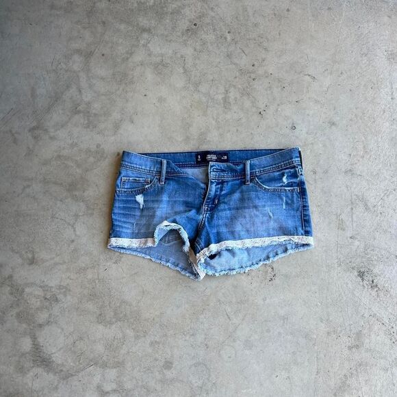 Hollister Short Short low rise Womens size 29 denim - Picture 1 of 3
